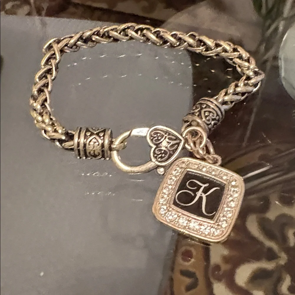 Elegant Silvertone Bracelet with Black Charm K, inscribed - Picture 5 of 5